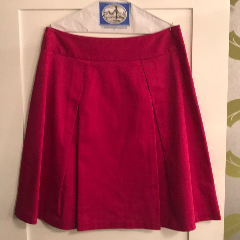 The Limited fuchsia pleated skirt